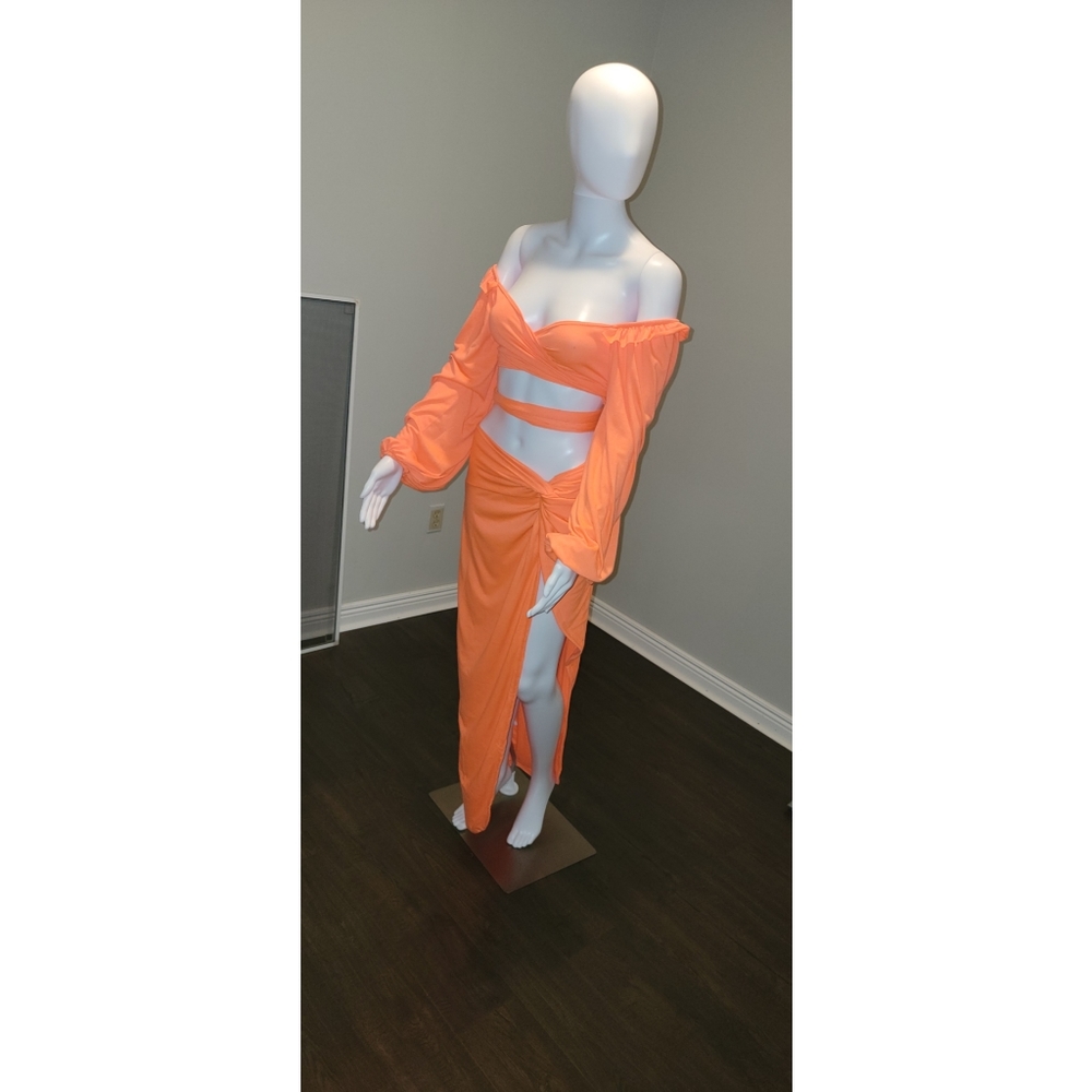 Womens 2 piece set.